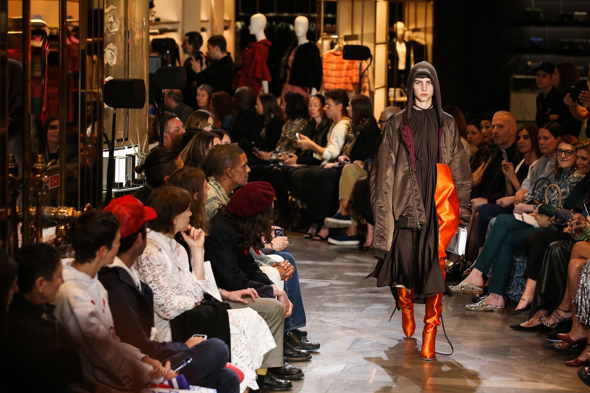 Интересные коллаборации Vetements